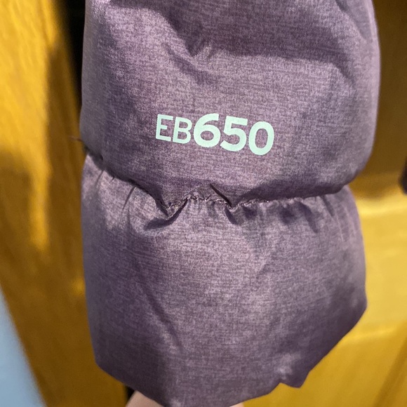 Eddie Bauer EB 650 down filled lightweight packable coat purple size small - Picture 3 of 8